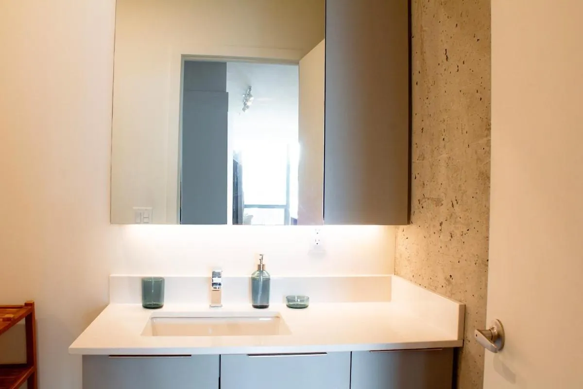 Penthouse With Pool And Parking Apartment Montreal Canada