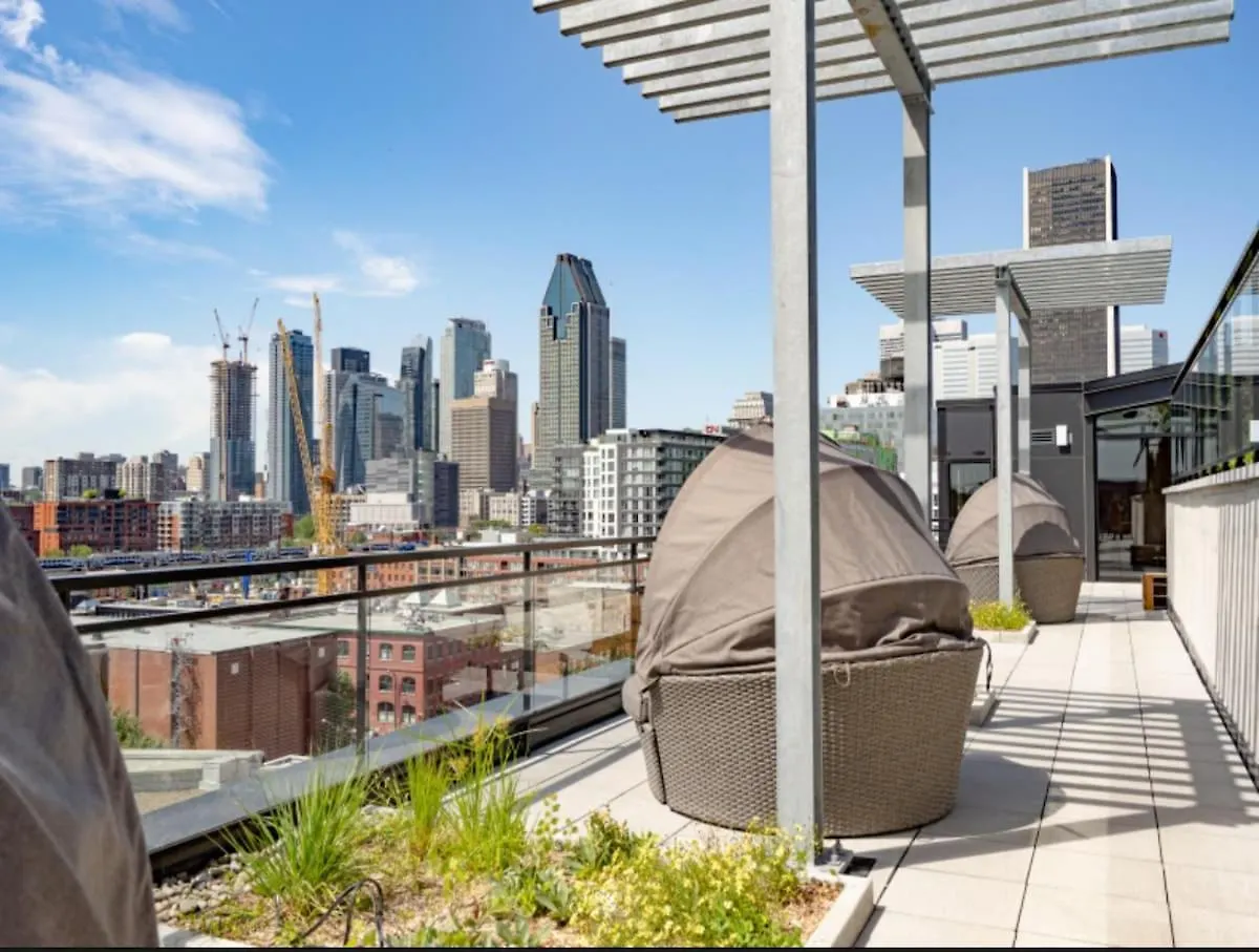 Penthouse With Pool And Parking Apartment Montreal