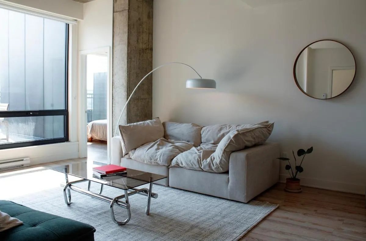 Penthouse With Pool And Parking Apartman Montréal