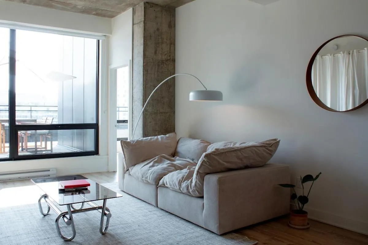 Penthouse With Pool And Parking Apartman Montréal